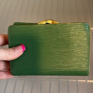 #51 GREEN LV WALLET